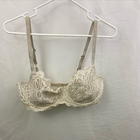 Victoria's Secret Bra Women's 38DD Cream Lace Push Up Without Padding Angels - Picture 1 of 16